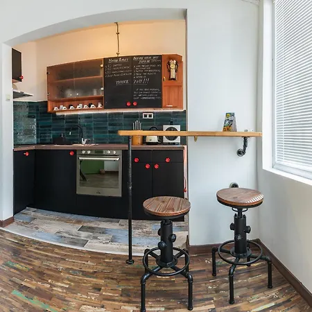 Urban Style In The Centre Apartment *