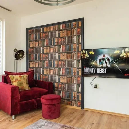 Urban Style In The Centre Apartment Varna